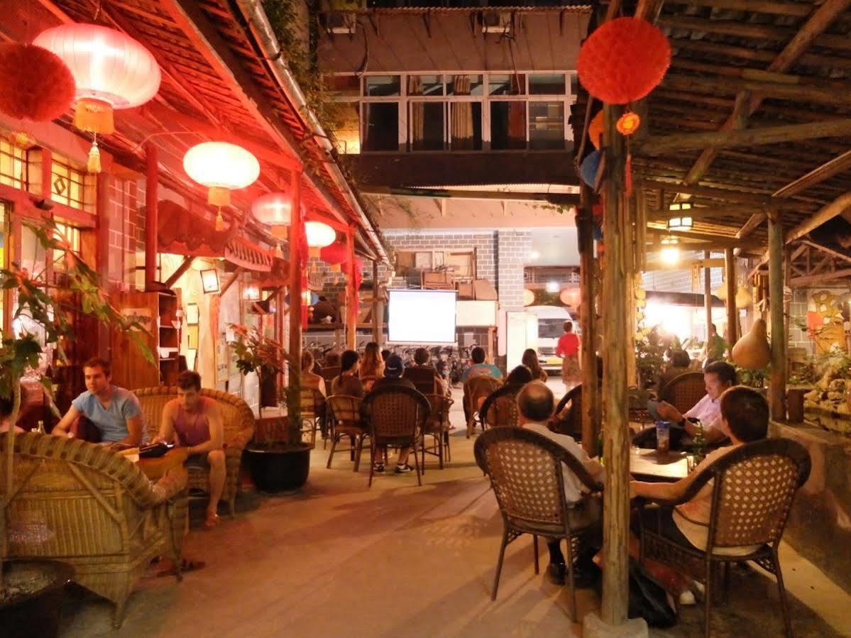 Hello Chengdu International Youth Hostel Екстер'єр фото