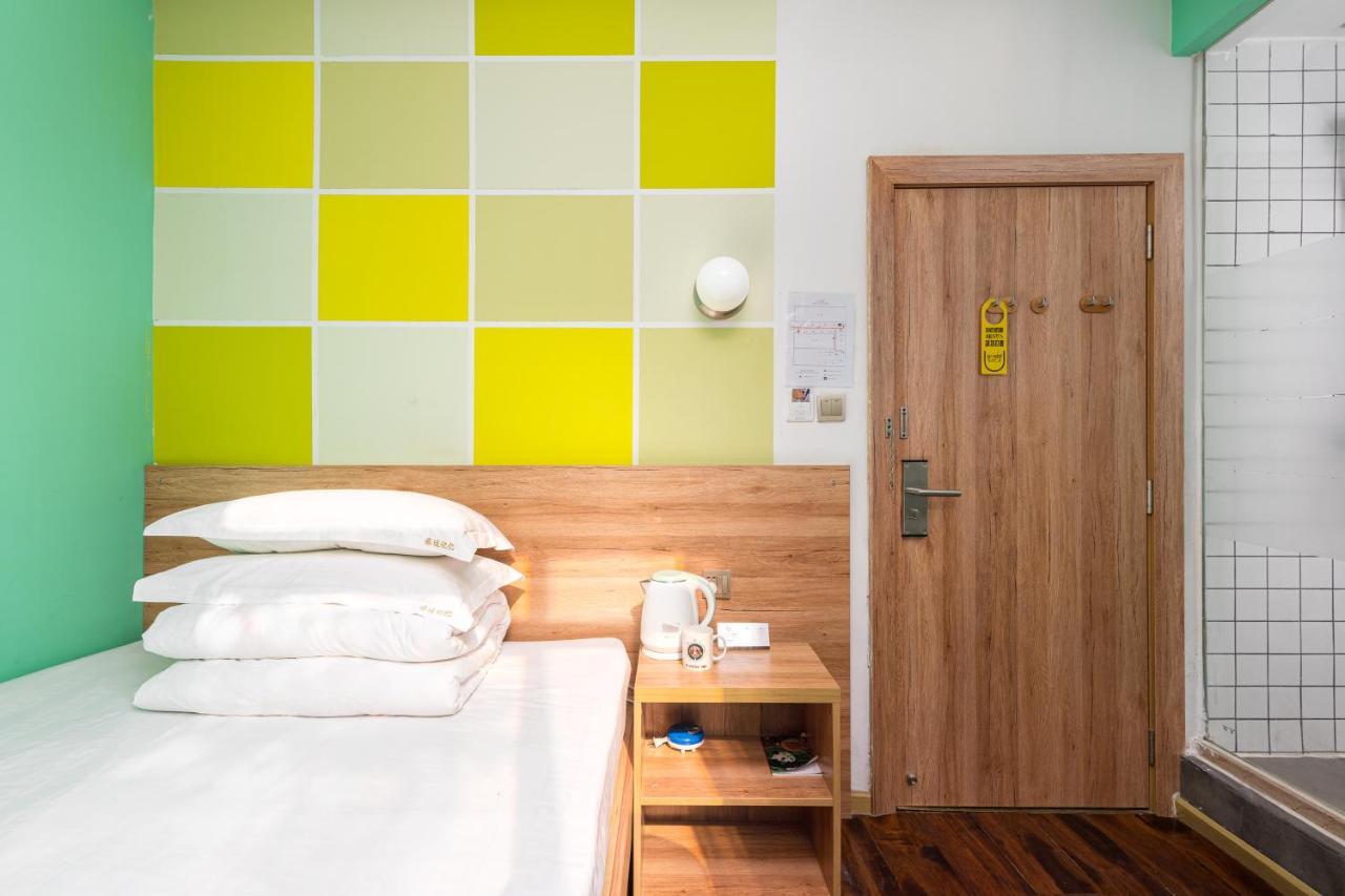 Hello Chengdu International Youth Hostel Екстер'єр фото