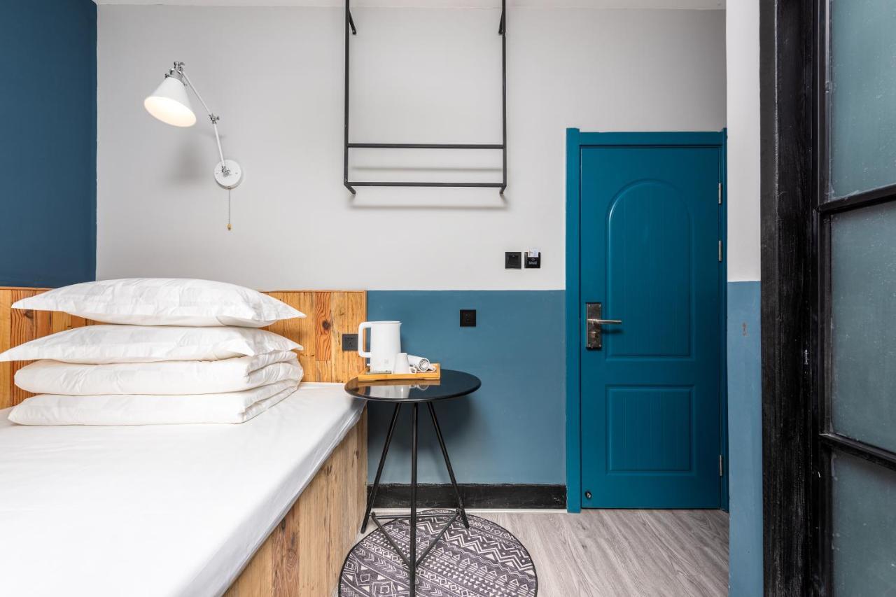 Hello Chengdu International Youth Hostel Екстер'єр фото