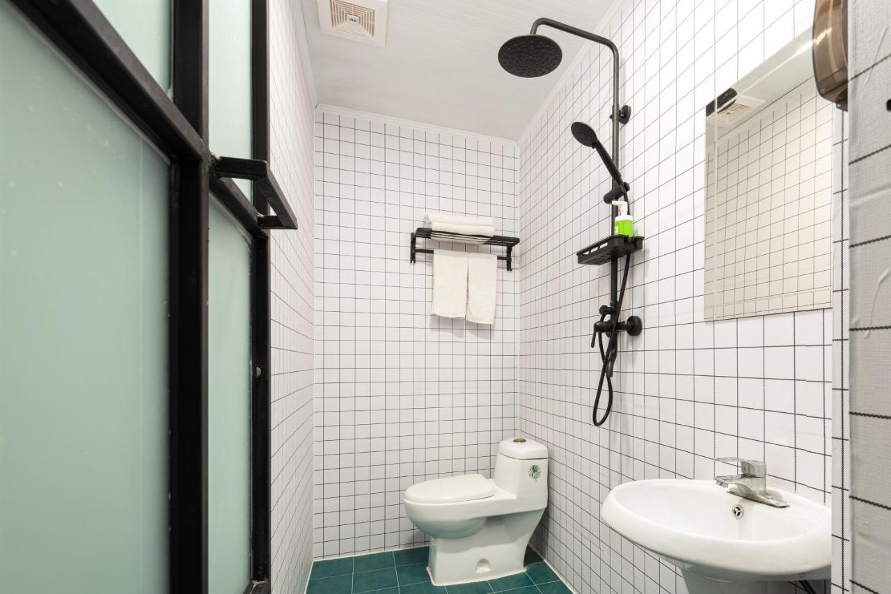 Hello Chengdu International Youth Hostel Екстер'єр фото