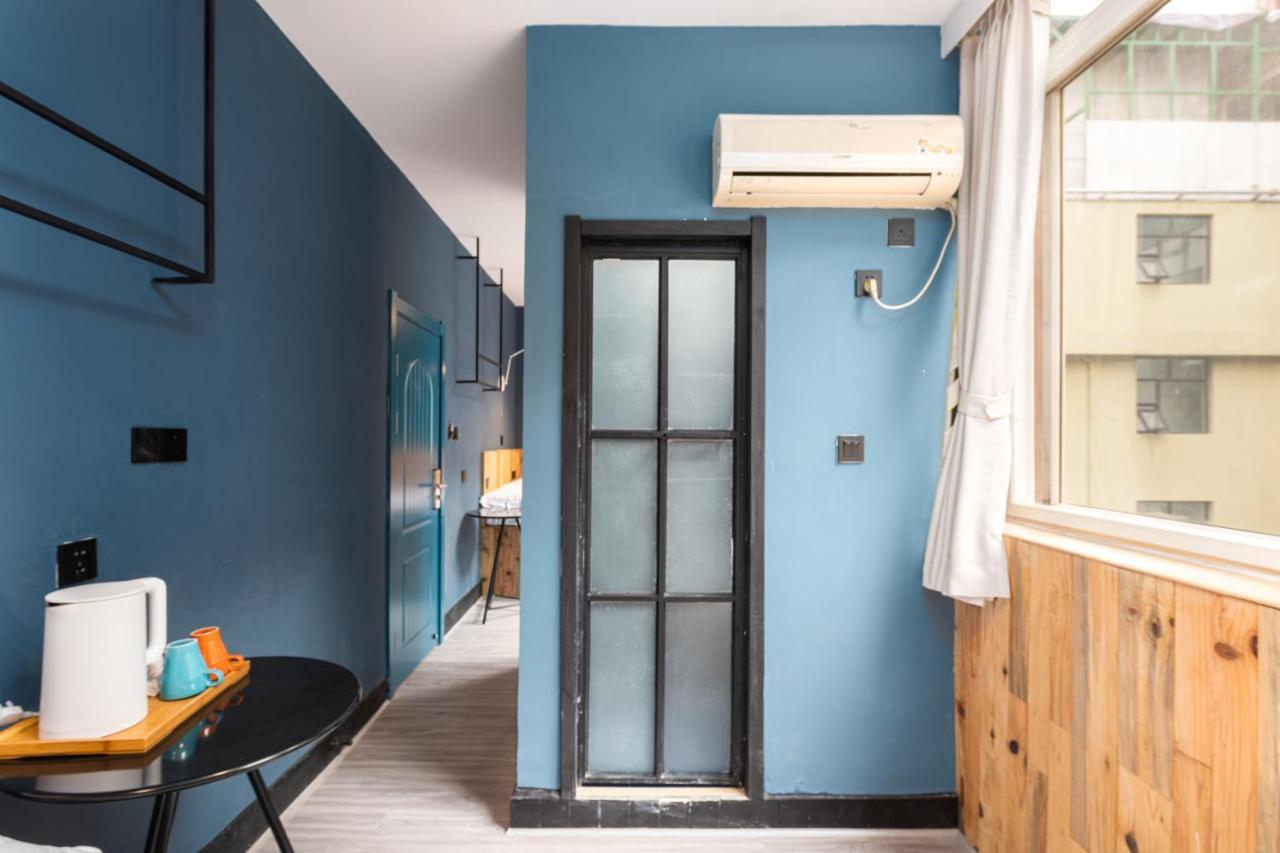 Hello Chengdu International Youth Hostel Екстер'єр фото