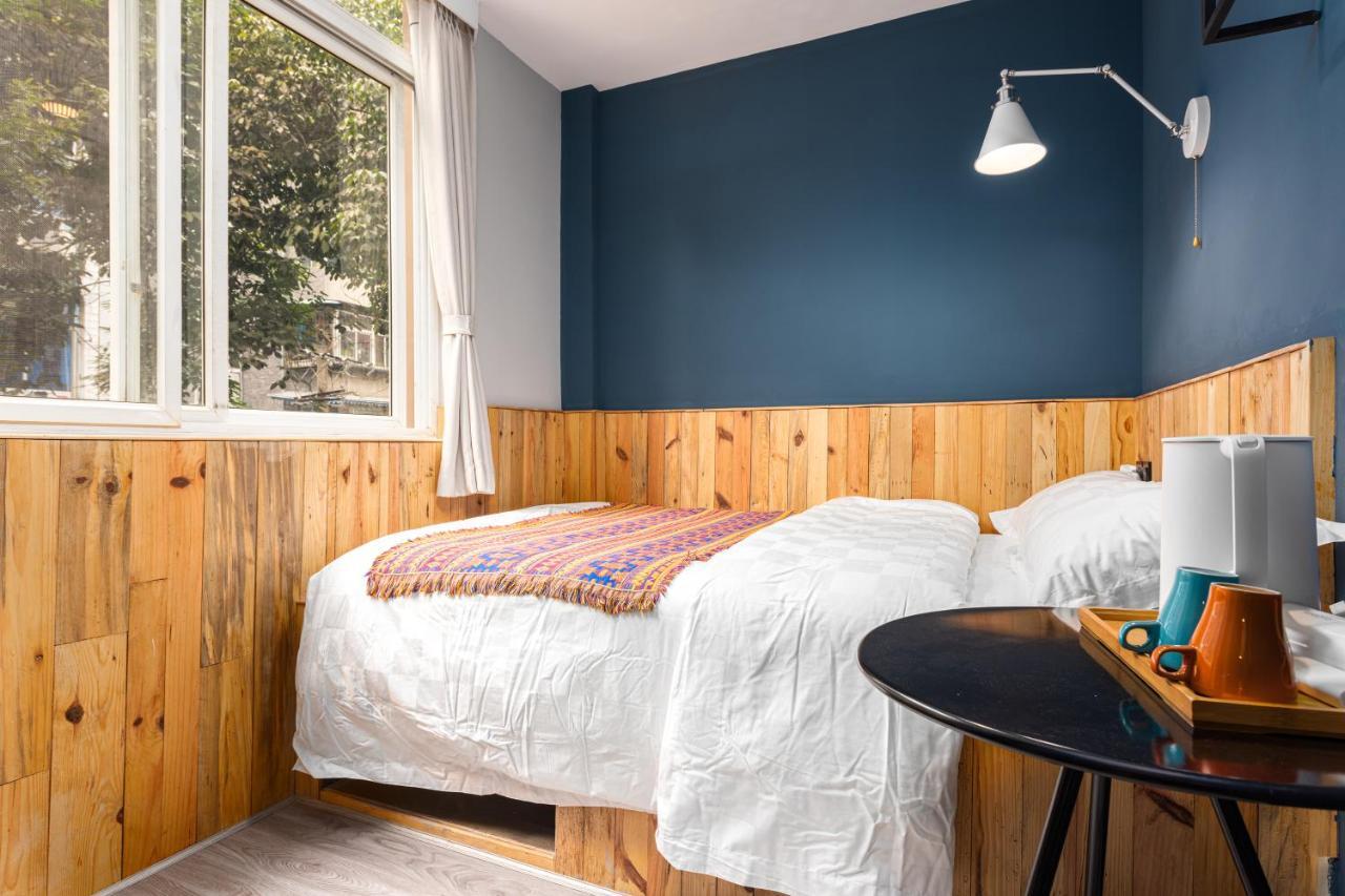 Hello Chengdu International Youth Hostel Екстер'єр фото
