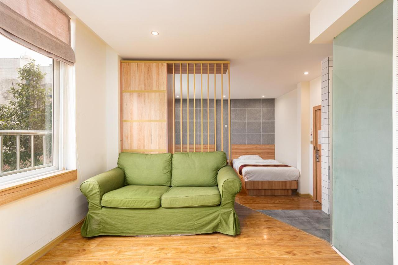 Hello Chengdu International Youth Hostel Екстер'єр фото