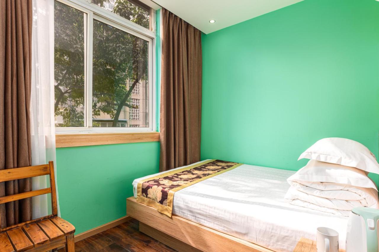 Hello Chengdu International Youth Hostel Екстер'єр фото